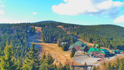 Panorama Jižní svahy, Hotel, Nástup