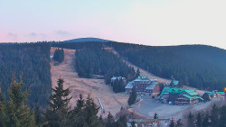 Panorama Jižní svahy, Hotel, Nástup