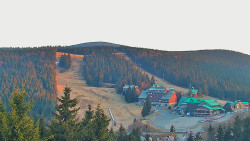 Panorama Jižní svahy, Hotel, Nástup