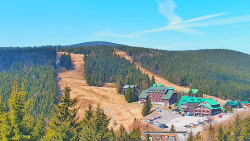 Panorama Jižní svahy, Hotel, Nástup