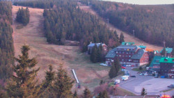 Panorama Jižní svahy, Hotel, Nástup