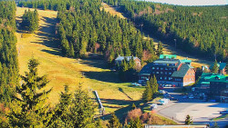 Panorama Jižní svahy, Hotel, Nástup