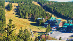 Panorama Jižní svahy, Hotel, Nástup
