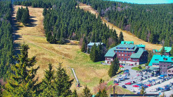 Panorama Jižní svahy, Hotel, Nástup