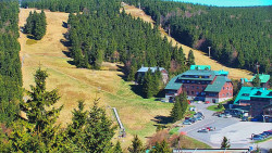 Panorama Jižní svahy, Hotel, Nástup