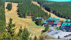 Panorama Jižní svahy, Hotel, Nástup