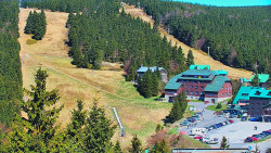 Panorama Jižní svahy, Hotel, Nástup