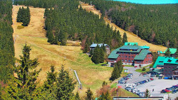 Panorama Jižní svahy, Hotel, Nástup