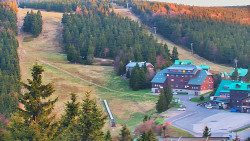 Panorama Jižní svahy, Hotel, Nástup