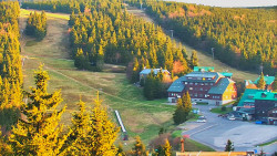 Panorama Jižní svahy, Hotel, Nástup