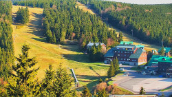 Panorama Jižní svahy, Hotel, Nástup