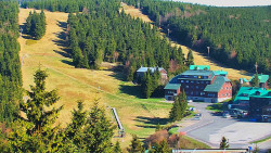 Panorama Jižní svahy, Hotel, Nástup