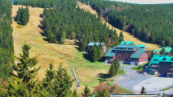Panorama Jižní svahy, Hotel, Nástup