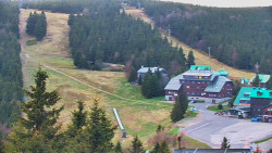 Panorama Jižní svahy, Hotel, Nástup