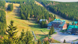 Panorama Jižní svahy, Hotel, Nástup