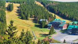 Panorama Jižní svahy, Hotel, Nástup