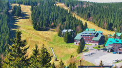 Panorama Jižní svahy, Hotel, Nástup