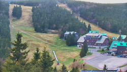 Panorama Jižní svahy, Hotel, Nástup
