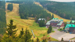 Panorama Jižní svahy, Hotel, Nástup