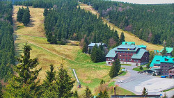 Panorama Jižní svahy, Hotel, Nástup