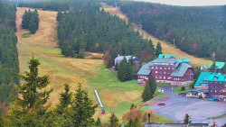 Panorama Jižní svahy, Hotel, Nástup