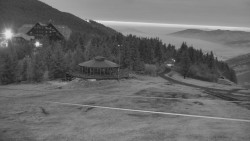 Panorama Jižní svahy, Hotel, Nástup