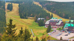 Panorama Jižní svahy, Hotel, Nástup