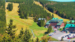 Panorama Jižní svahy, Hotel, Nástup