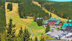 Panorama Jižní svahy, Hotel, Nástup