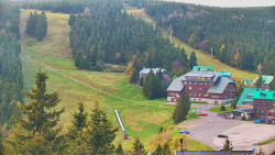 Panorama Jižní svahy, Hotel, Nástup