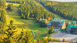 Panorama Jižní svahy, Hotel, Nástup