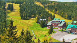 Panorama Jižní svahy, Hotel, Nástup