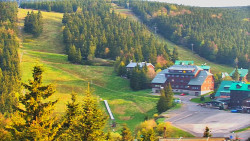 Panorama Jižní svahy, Hotel, Nástup