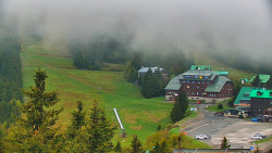 Panorama Jižní svahy, Hotel, Nástup