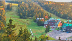 Panorama Jižní svahy, Hotel, Nástup