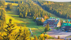 Panorama Jižní svahy, Hotel, Nástup