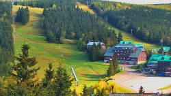 Panorama Jižní svahy, Hotel, Nástup