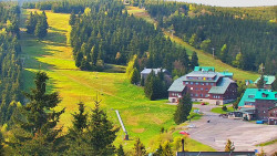 Panorama Jižní svahy, Hotel, Nástup
