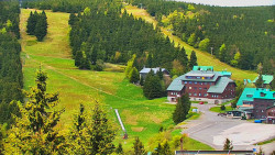 Panorama Jižní svahy, Hotel, Nástup