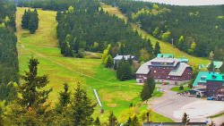 Panorama Jižní svahy, Hotel, Nástup