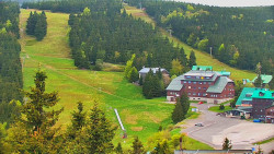 Panorama Jižní svahy, Hotel, Nástup