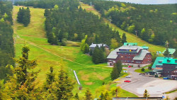 Panorama Jižní svahy, Hotel, Nástup