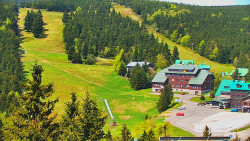Panorama Jižní svahy, Hotel, Nástup