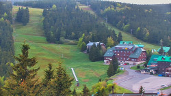 Panorama Jižní svahy, Hotel, Nástup
