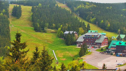 Panorama Jižní svahy, Hotel, Nástup