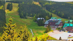 Panorama Jižní svahy, Hotel, Nástup