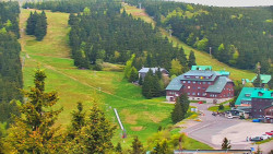 Panorama Jižní svahy, Hotel, Nástup