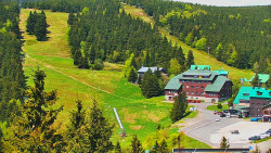 Panorama Jižní svahy, Hotel, Nástup