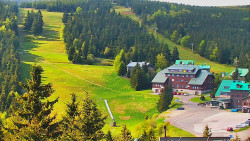 Panorama Jižní svahy, Hotel, Nástup