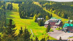 Panorama Jižní svahy, Hotel, Nástup